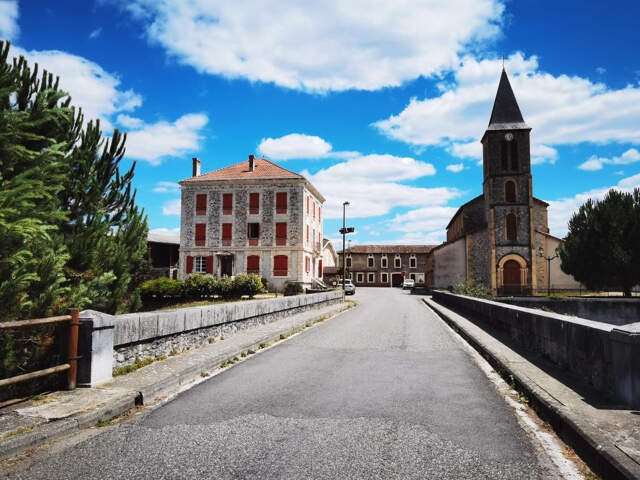 Immeuble ancien de caractère et de rapport — photo du bien