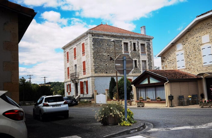 Immeuble ancien de caractère et de rapport — photo 2