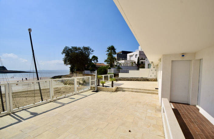 ST PALAIS SUR MER PLAGE DE NAUZAN VILLA AVEC TERRASSE 1er LIGNE CORNICHE — photo 4