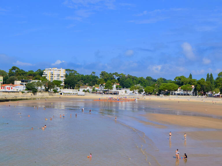 ST PALAIS SUR MER PLAGE DE NAUZAN VILLA AVEC TERRASSE 1er LI — photo 1