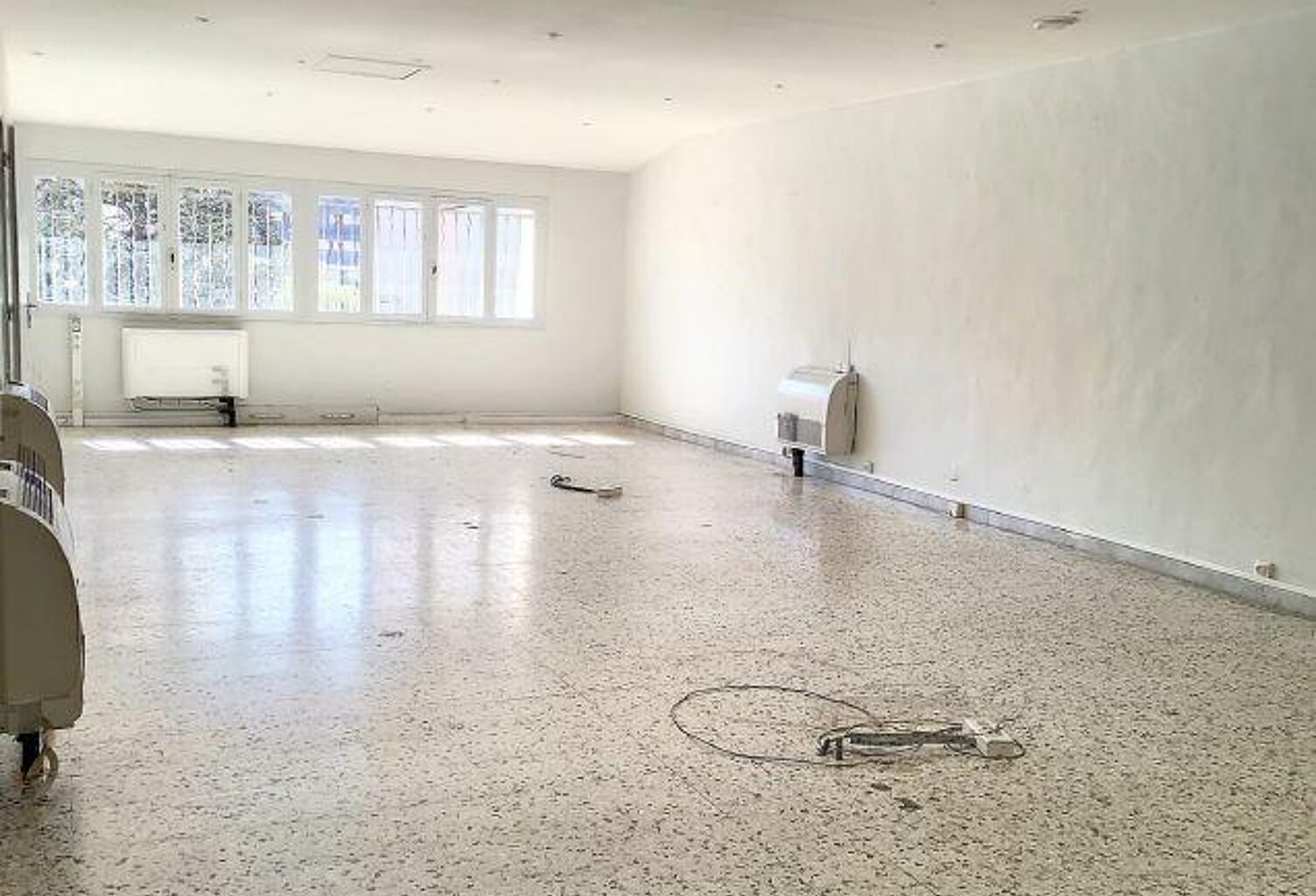 Local commercial — photo 1