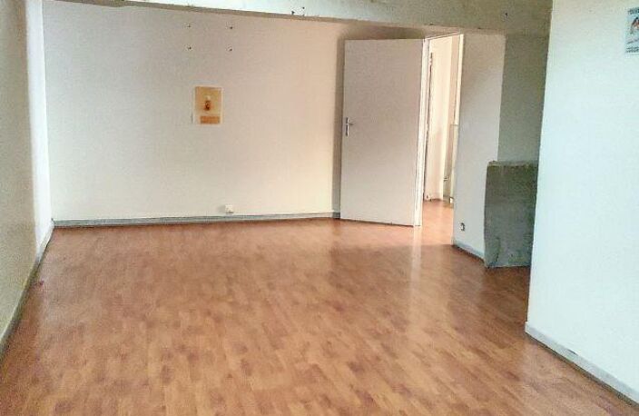 Local commercial — photo 2