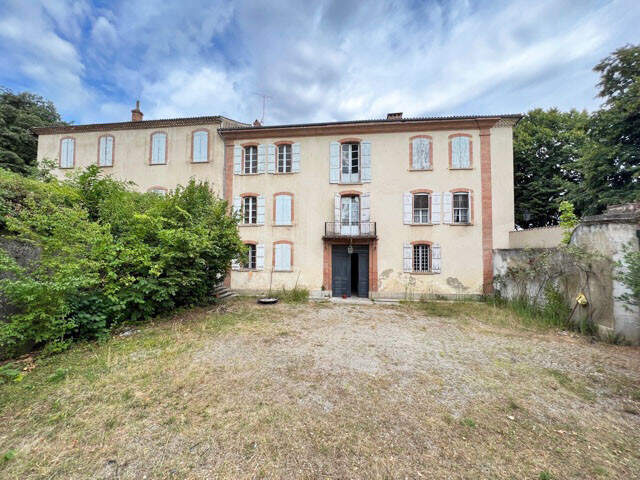 Superbe hôtel particulier à réhabiliter — photo du bien