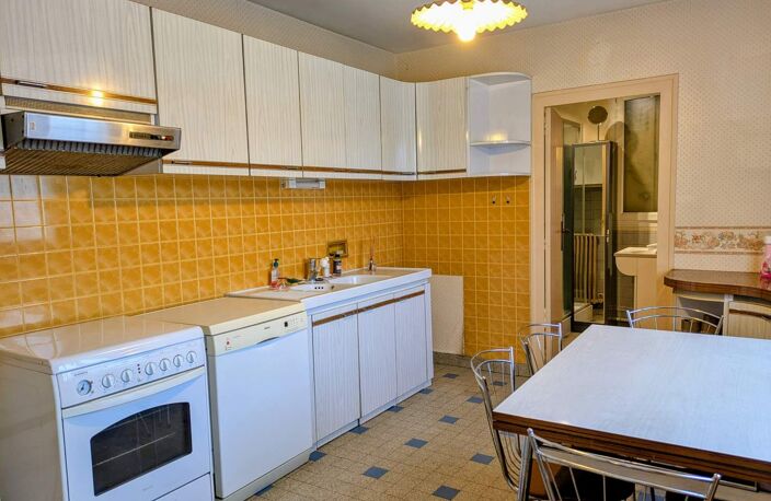 Vente maison 5 pièces 97 m² Sainte-Maure-de-Touraine (37800) — photo 2