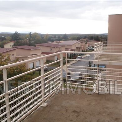Appartement 3 pièces 750 €