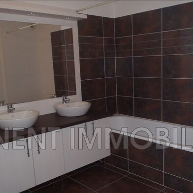 Appartement 3 pièces 750 €