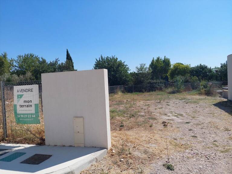 TERRAIN A BATIR DE 323 M² A L'ISLE SUR LA SORGUE — photo 1