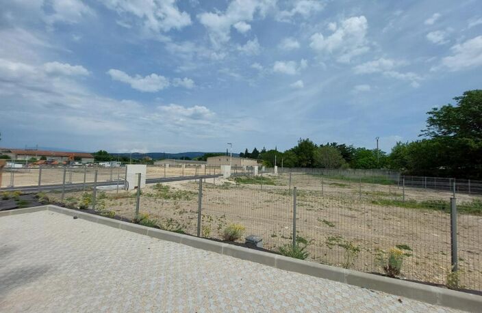 TERRAIN A BATIR DE 323 M² A L'ISLE SUR LA SORGUE — photo 3