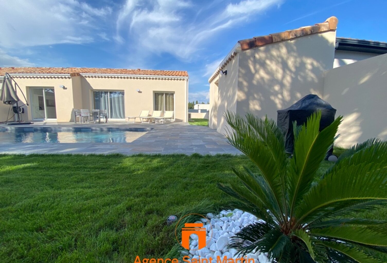 Villa — photo 1