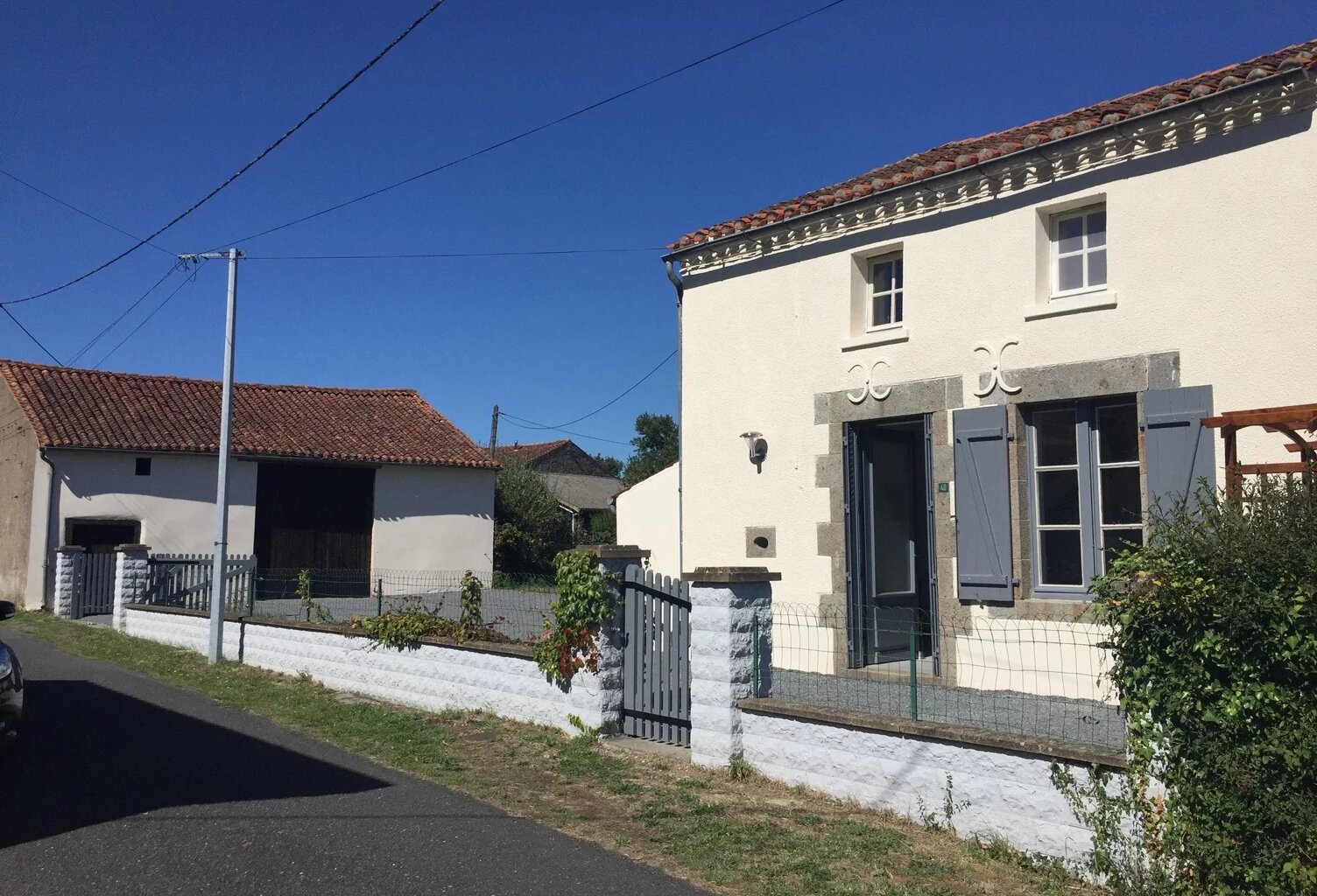A vendre 2 maisons et grange dans le Val d'Oire et Gartempe — photo 1