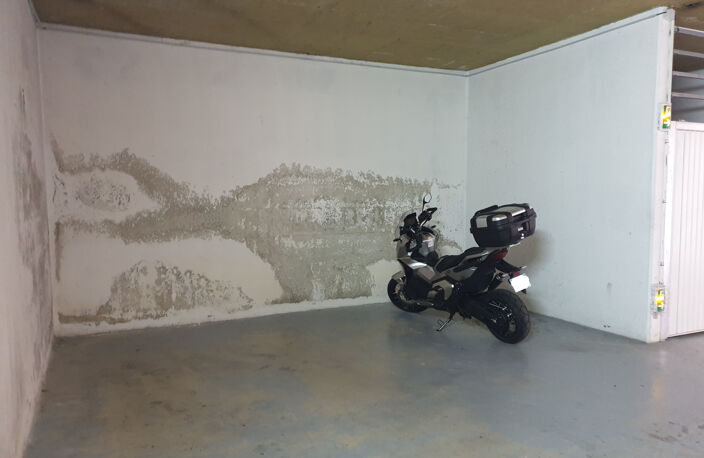 Lot comprenant un  garage et un Parking, sur l'avenue Jules Grec à  Antibes — photo 5