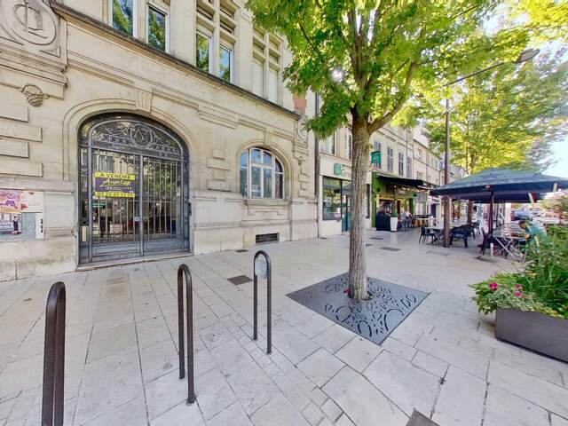 LOCAL PROFESSIONNEL ET COMMERCIAL  'FAIRE OFFRE !!!' — photo du bien