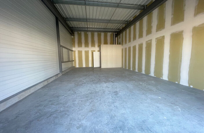Verdun, local commercial de 69,5 m² — photo 2