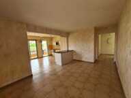 ST LAURENT DU VAR (06) - 2 PIECES 49M² TERRASSE 19m² GARAGE CAVE — photo 4