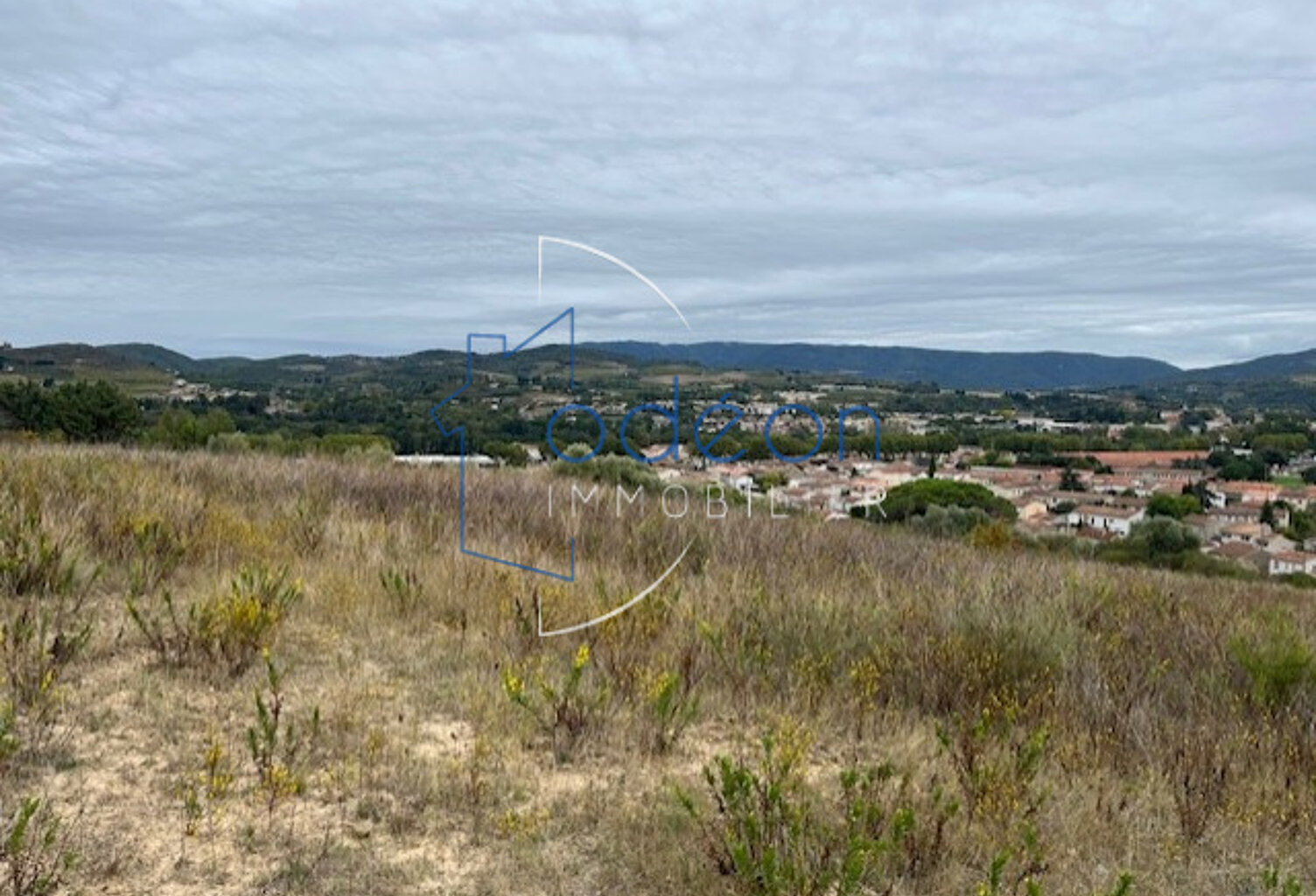 Limoux, terrain constructible 1000m2 — photo 1