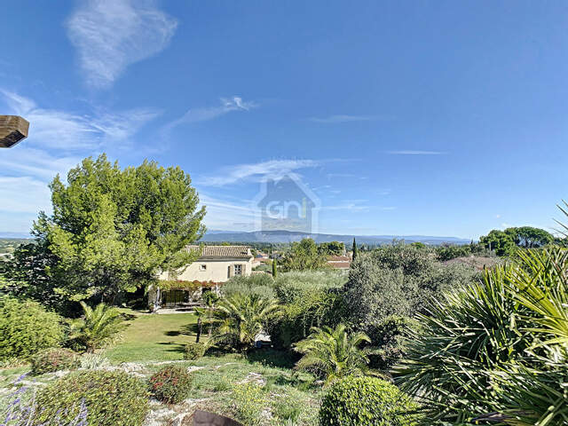 Cavaillon - St Jacques - Mas 8 pièce(s) 240 m2 - terrain 2100... — photo du bien