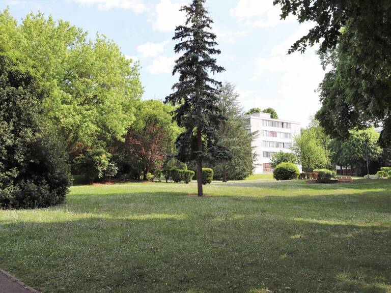 APPARTEMENT THIBAUDIERES — photo 1