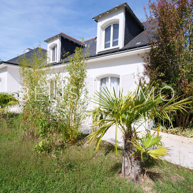 Maison 9 pièces 353 m²