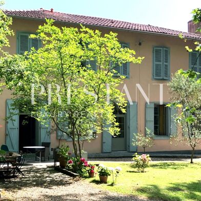 Maison 12 pièces 1963000 €