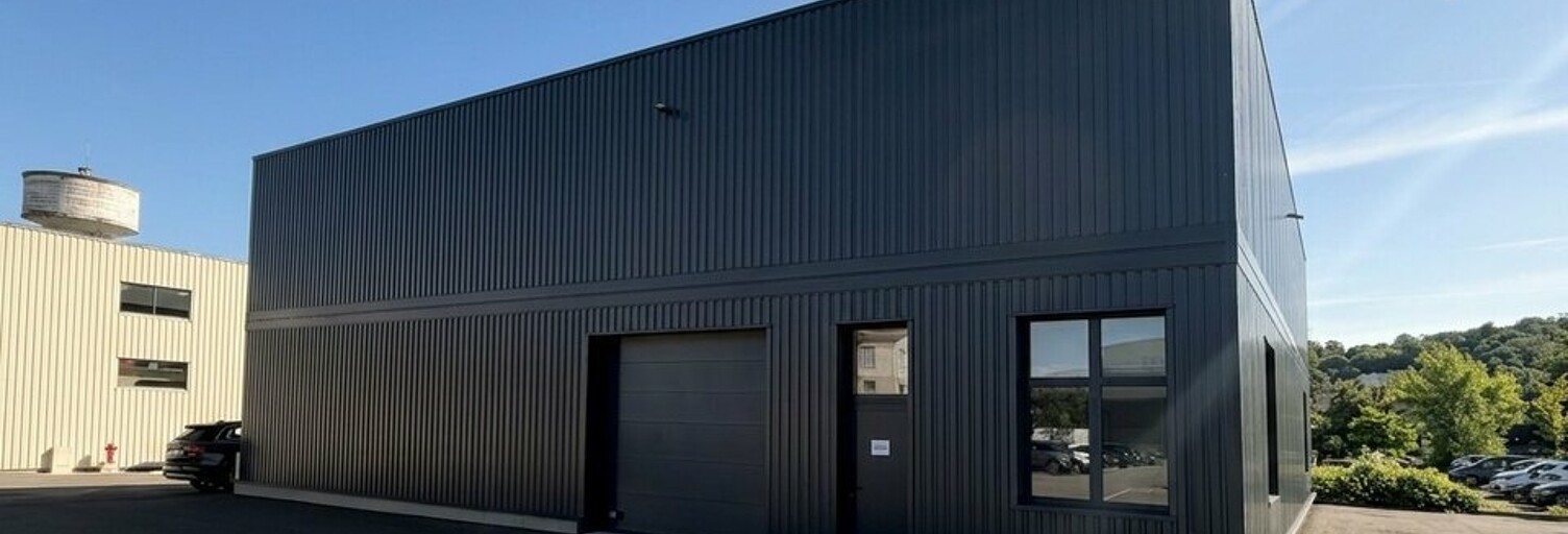 Commerce  777 m² à louer à Neuville-sur-Saône (69250)