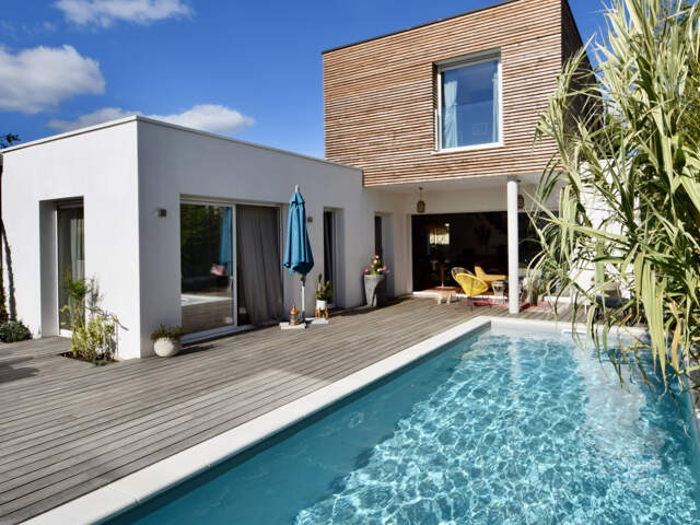 VAUX / MER SUPERBE VILLA MODERNE AVEC PISCINE A QUELQUES PAS — photo du bien