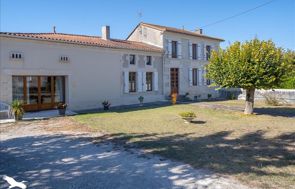 maison 6 pièces 210 m2 à vendre à Pérignac (17800)