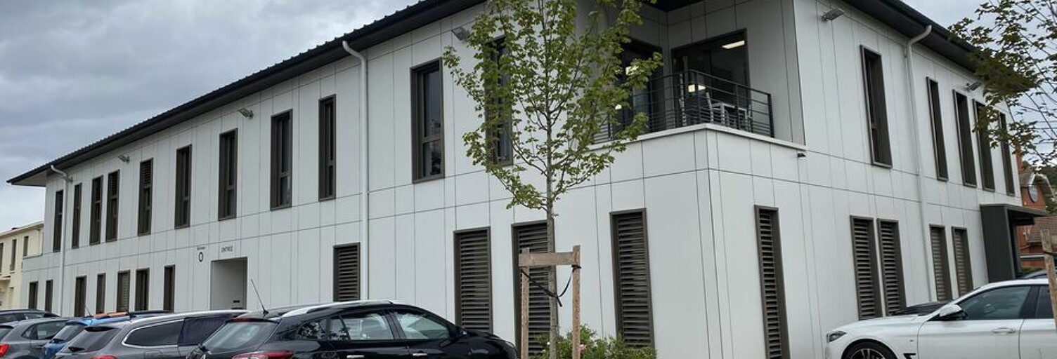 Bureau  195 m² à louer à Neuville-sur-Saône (69250)