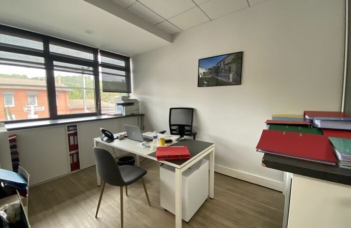 BUREAUX à LOUER — photo 2