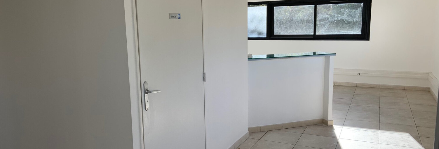 Bureau  64 m² à louer à La Seyne-sur-Mer (83500)