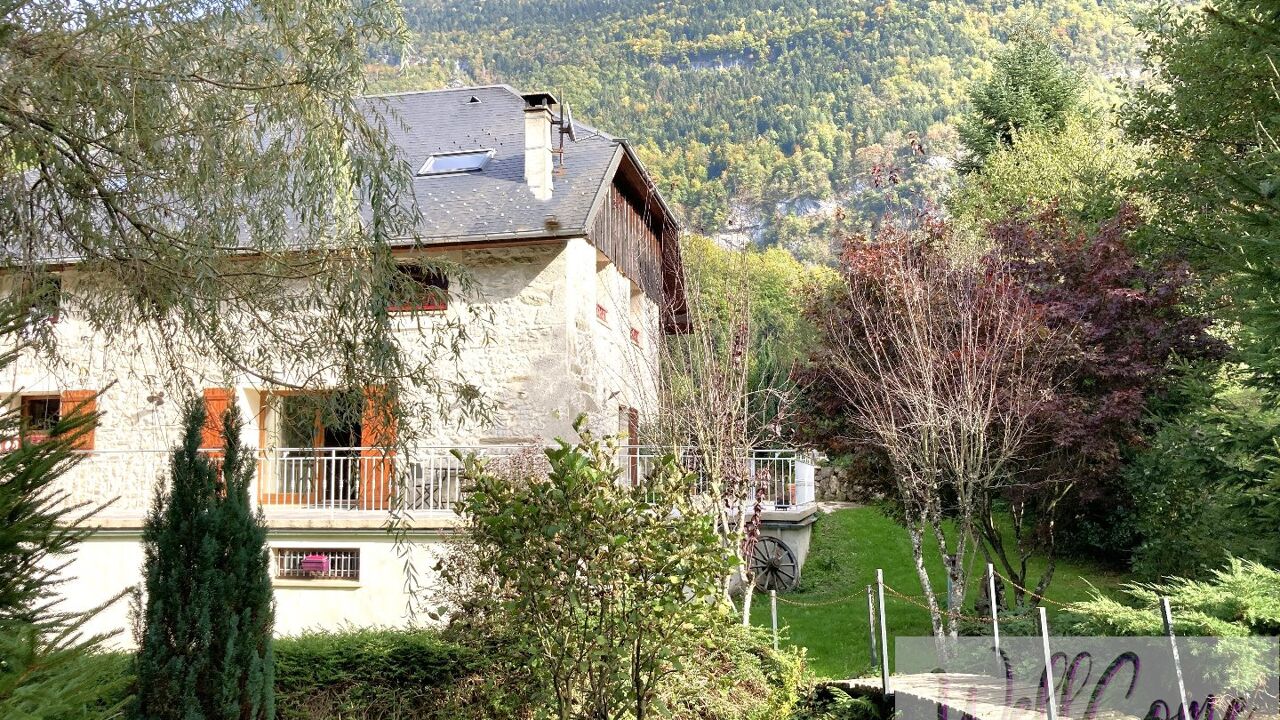 maison 7 pièces 197 m2 à vendre à Saint-Thibaud-de-Couz (73160)