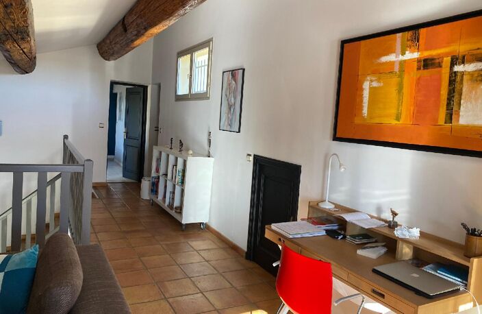 Villa — photo 3