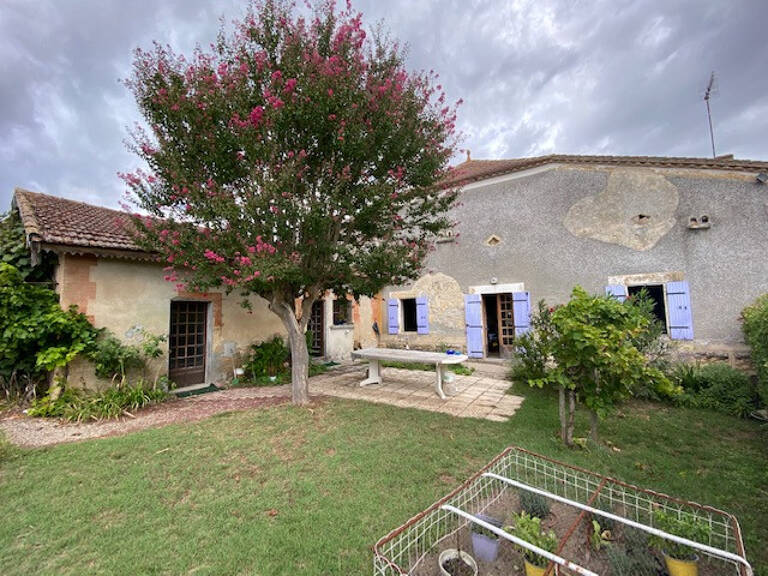 Grande maison en pierre — photo 1