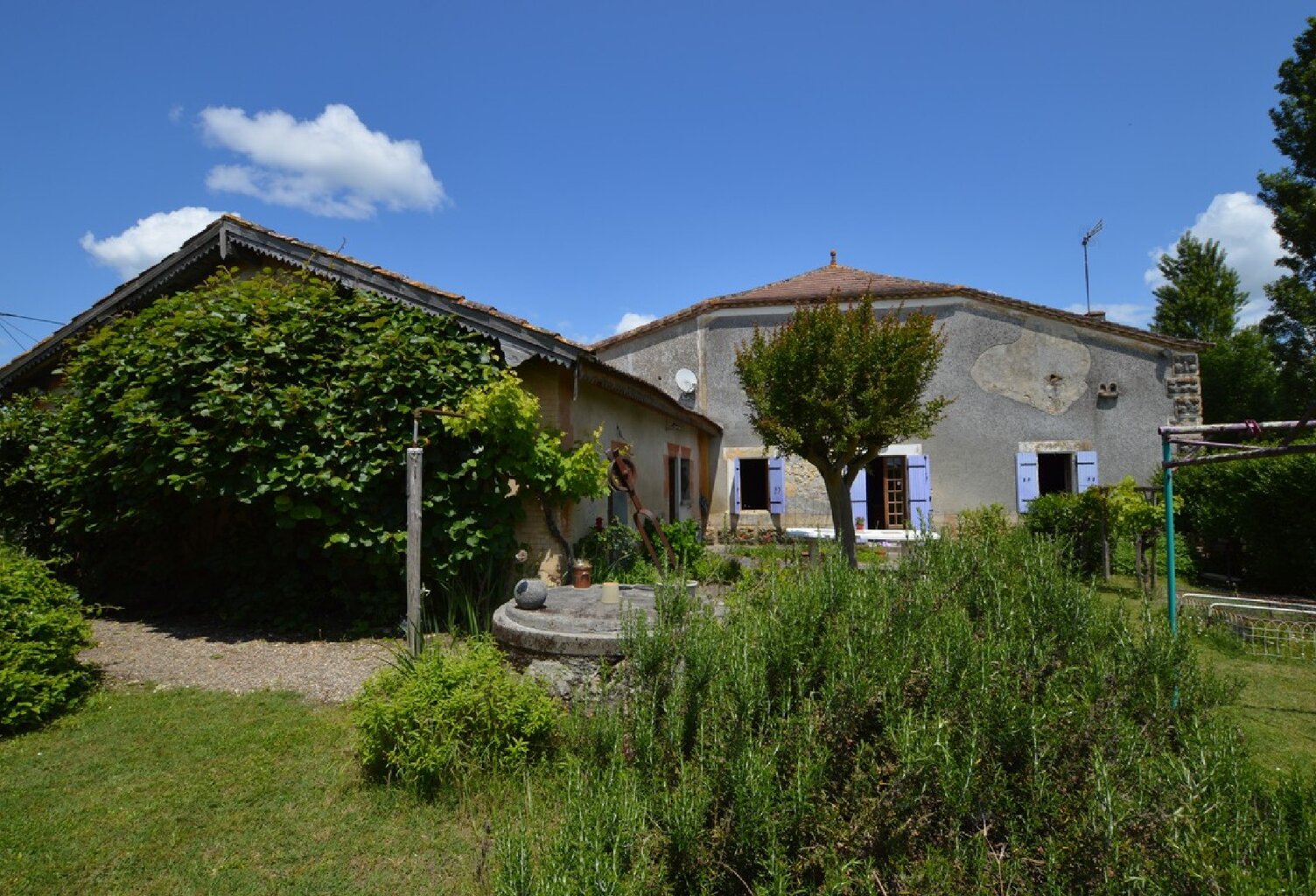 Grande maison en pierre — photo 1
