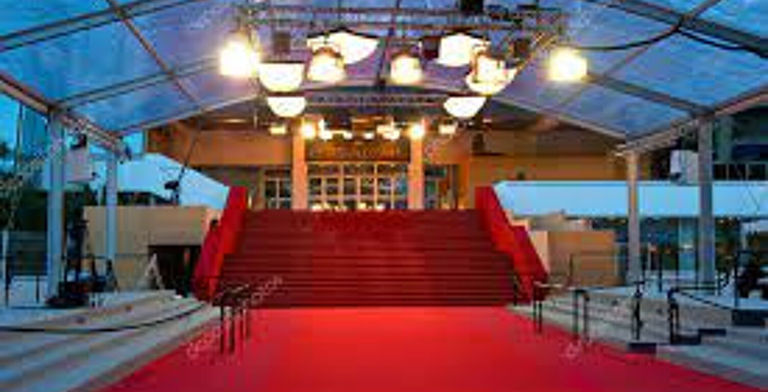 CANNES RESTAURANT 65M2 EN PLEIN CENTRE TERRASSE 40 COUVERTS — photo 1