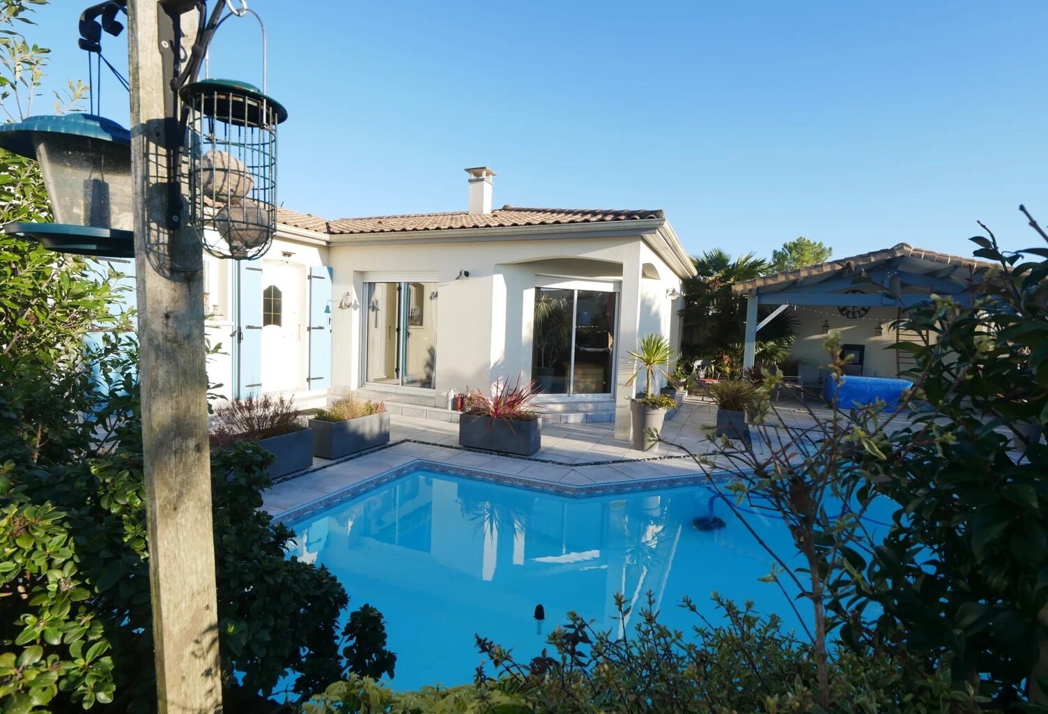 propriété avec piscine — photo 1