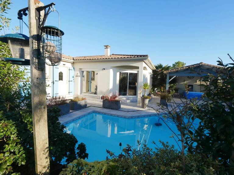 propriété avec piscine — photo 1