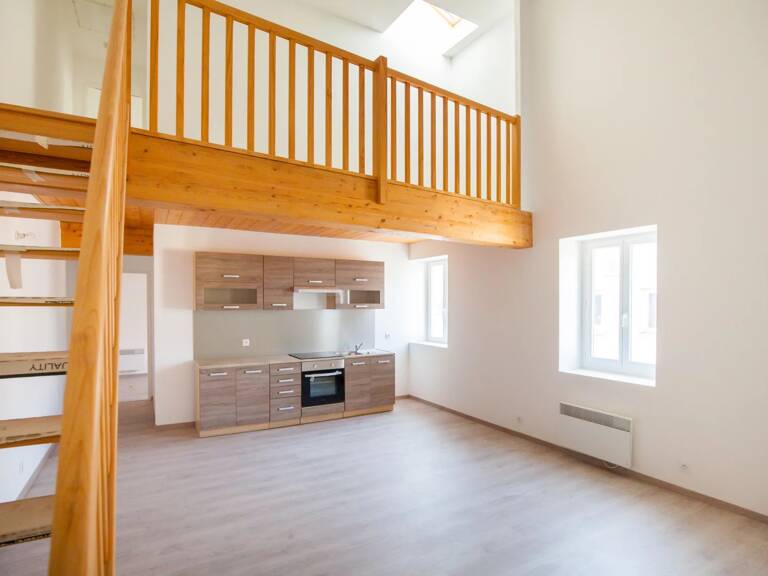 BELLEVILLE-EN-BEAUJOLAIS- Appartement 3 chambres + un bureau - refait à neuf — photo 1