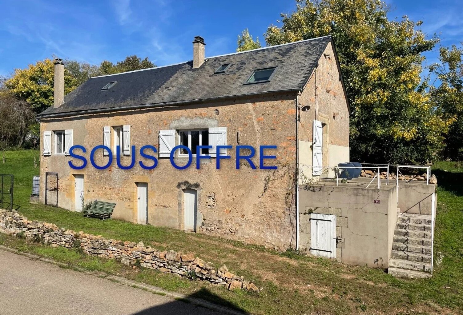 Vaste maison individuelle avec terrain à vendre en Bourgogne — photo 1