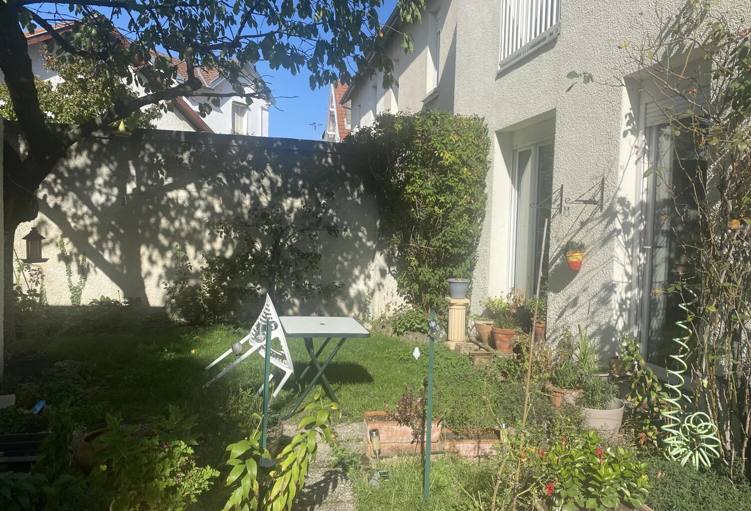 Nouveau. Maison Quartier Maladière — photo 1