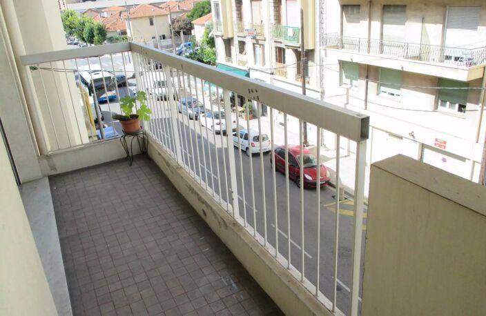 Grand F1 Bas Pasteur vendu loué — photo 4