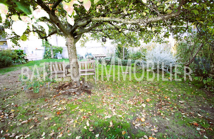 EXCLUSIVITE AVENUE DE LAON maison ancienne avec jardin et garage — photo 5