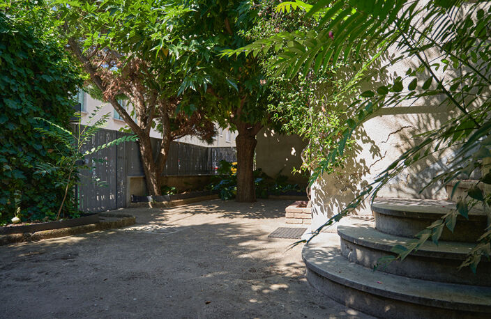 Maison de 155m² avec cours, terrasse et garage - Avignon — photo 5