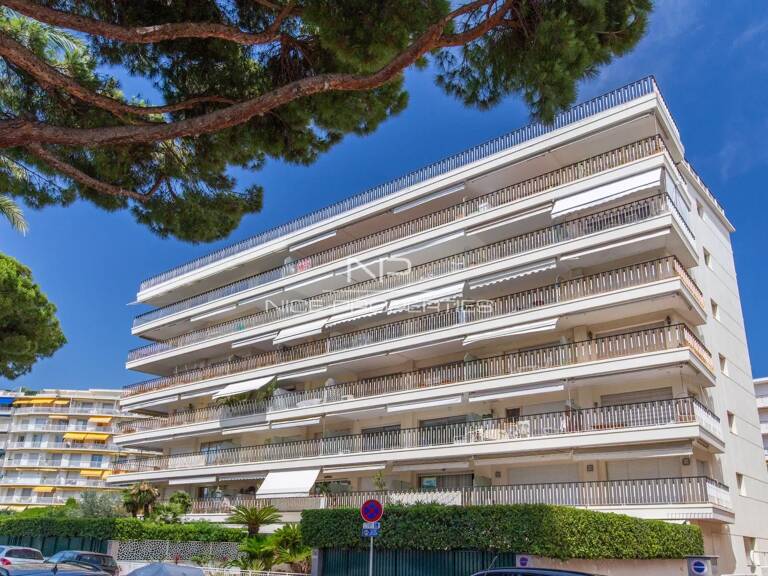 Cannes Croisette, dernier étage, 3 pièces de 110 m² avec terrass — photo 1