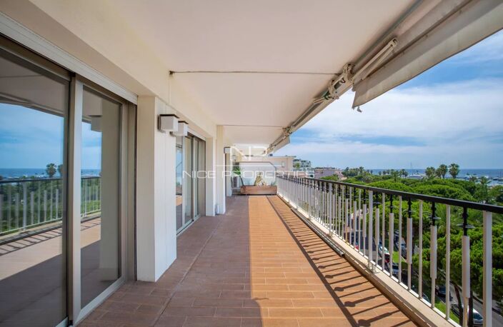 Cannes Croisette, dernier étage, 3 pièces de 110 m² avec terrass — photo 4