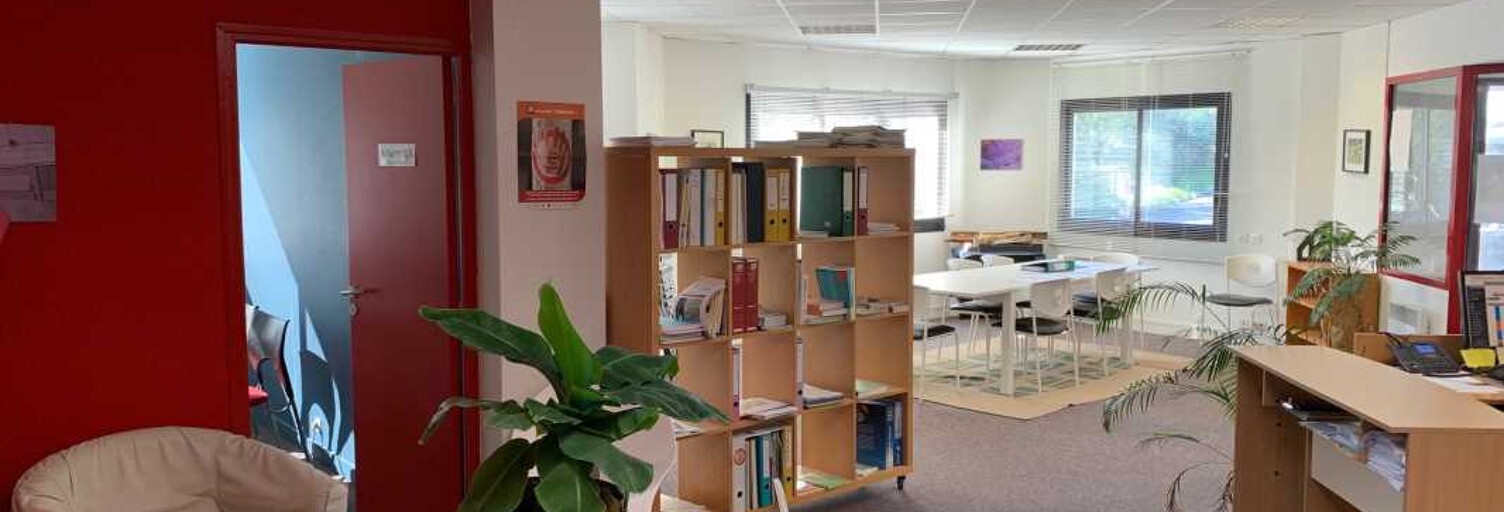 Bureau  120 m² à louer à Quimper (29000)