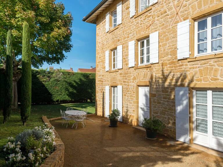 Saint Germain Nuelles - Maison en Pierres Dorées d'environ 300 m² - Terrain d'environ 1040 m² - Garage - 4 chambres — photo 1