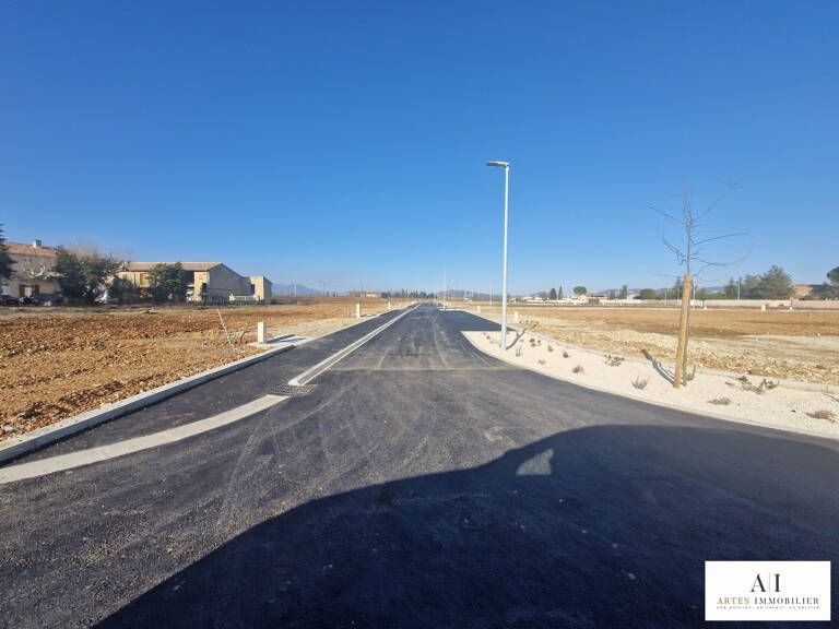 PARCELLE A BATIR DE 594 m² — photo 1