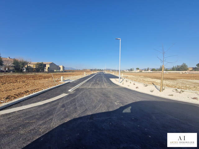 PARCELLE A BATIR DE 567 m² — photo du bien