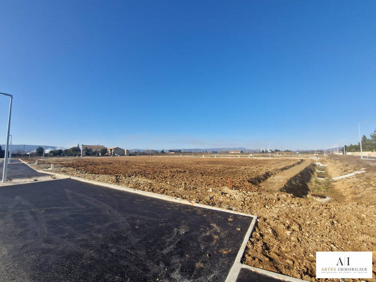PARCELLE A BATIR DE 582 m² — photo 1
