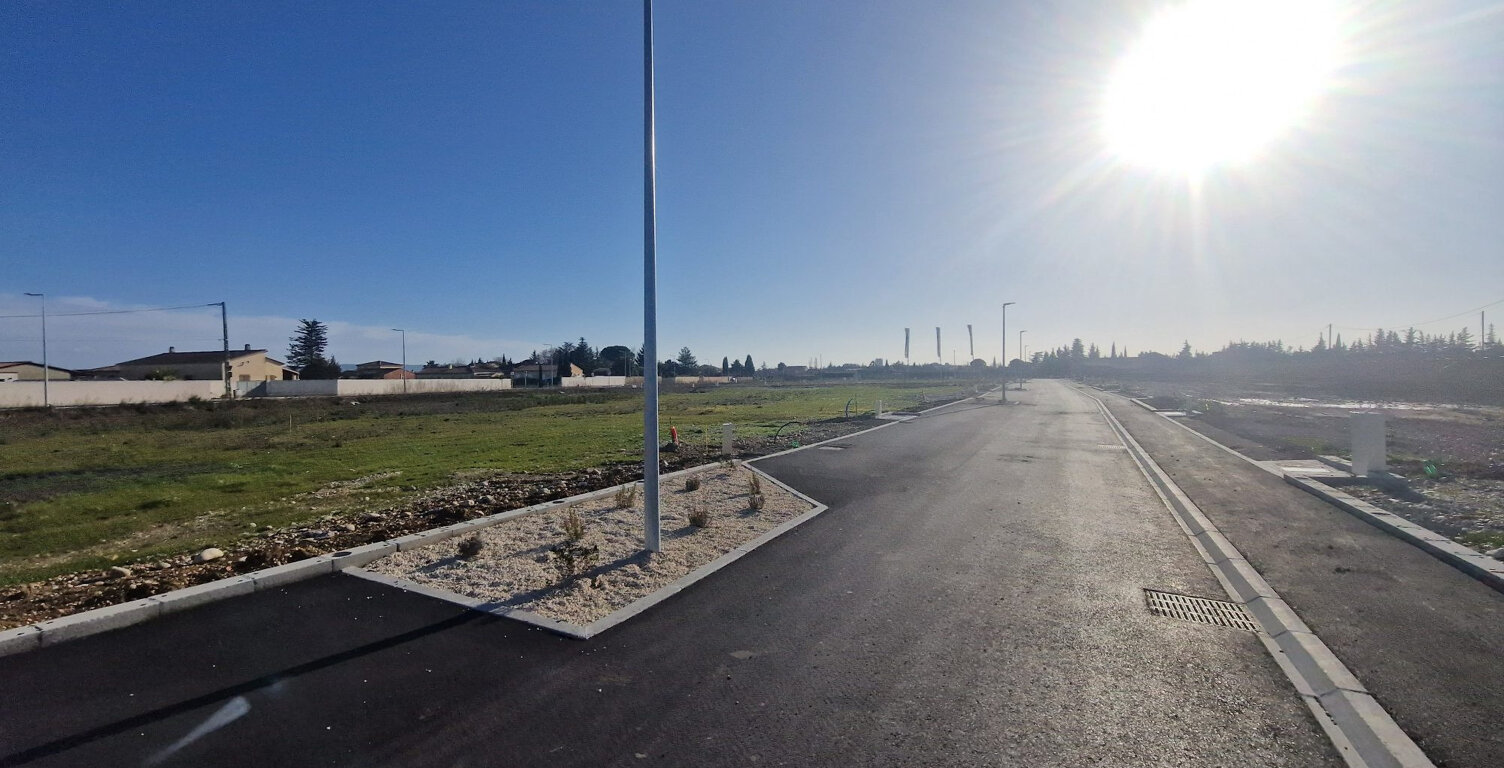 PARCELLE A BATIR DE 587 m² — photo 1
